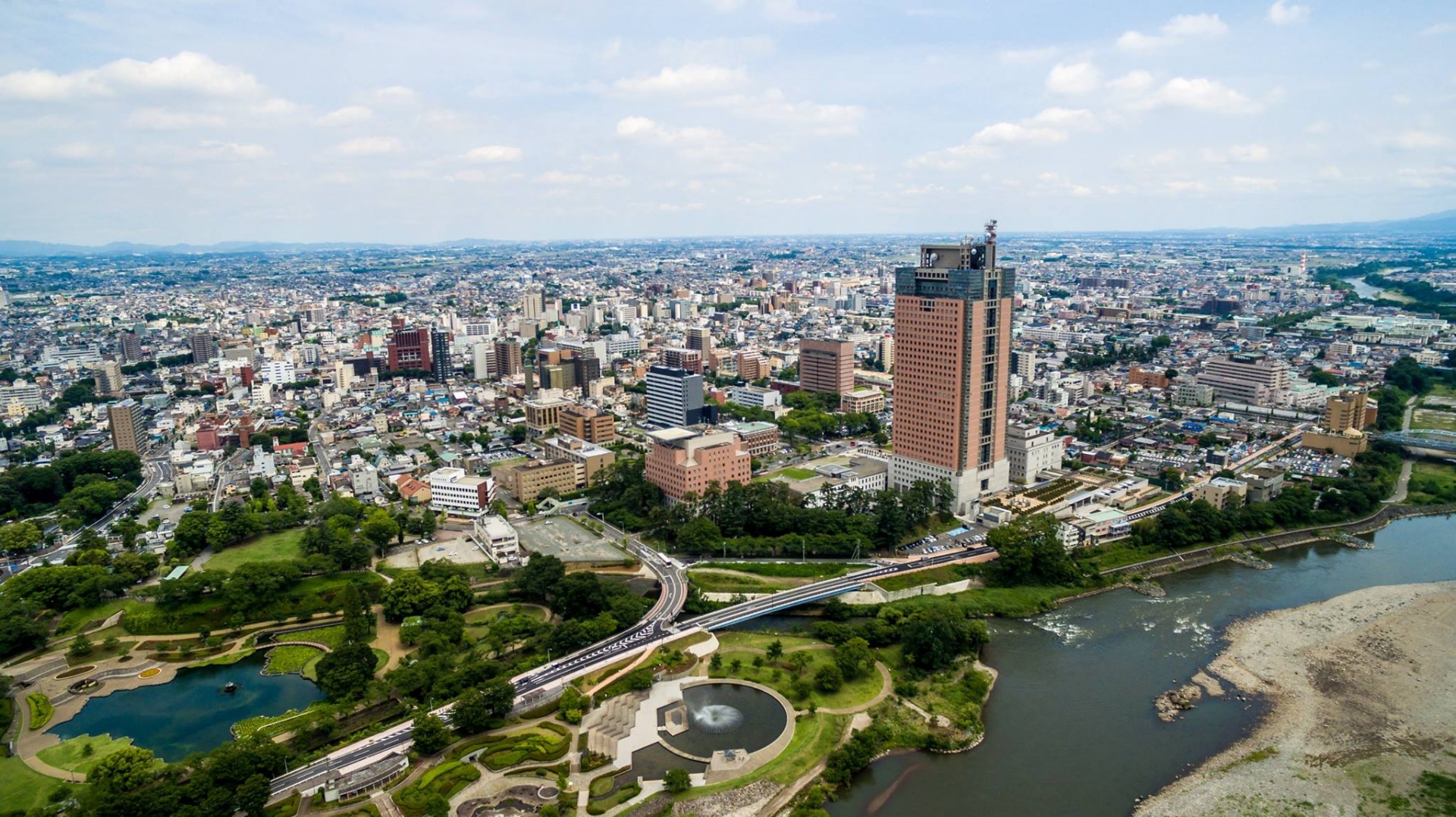 ドローン空撮で撮影した街の風景