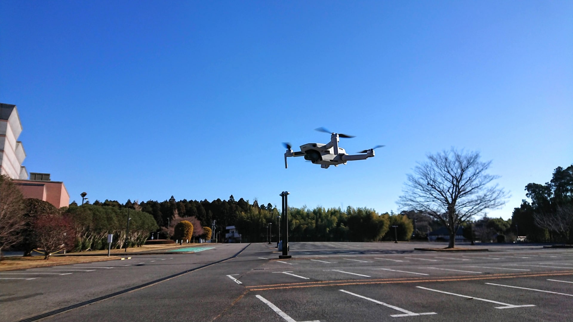 難しいドローン国家資格を受けている風景